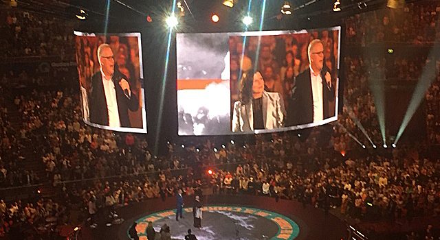 A call for rain: PM Scott Morrison leads Prayers on the first day of Hillsong Conference