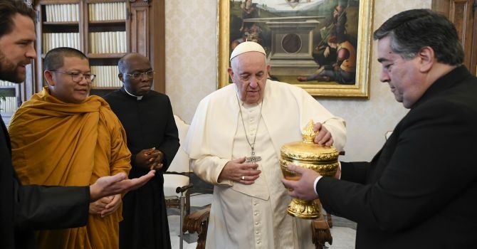 Pope Francis discusses ‘ecological conversion’ with Buddhist monks from Cambodia